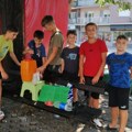 Prodaju limunadu, pa doniraju novac: Akcija nekoliko dečaka iz Paraćina raznežila sugrađane