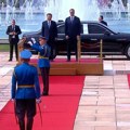 Svečani doček Si Đinpinga ispred Palate “Srbija”