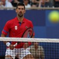 Đoković dobio fantastičan poklon od čoveka čiji je sin ispisao istoriju na OI! Novak je ostao oduševljen, pogledajte ovu…