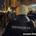 U Novom Sadu policija razdvaja građane i članove vladajuće SNS