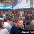 U Novom Sadu policija razdvaja građane i članove vladajuće SNS