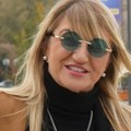 Ovaj moćnik iz senke je muž Vesne Milanović i on se bavi estradnim poslom, a voditeljka nikada nije viđena u javnosti sa…
