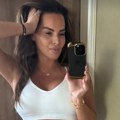 Sonja Vuksanović u helankama i topu zaludela internet: Bivšoj Lukasovoj ženi se ocrtava svaka linija na telu: Puca koliko je…