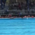 Veliki skandal na vaterpolo utakmici, pucnjava prekinula meč, sportisti u panici bežali "na sigurno"