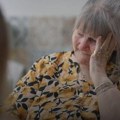 Porodila se sa 16 godina i naterali su je da preda ćerkicu na usvajanje: Nisu joj pustili ni da se oprosti od nje, decenijama…