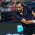 Seča favorita: Eliminisani Medvedev i Sabalenka, ostali bez finala