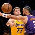 Брукс надиграо Дончића и Лејкерсе - катастрофална партија Леброна ВИДЕО