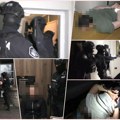 Pogledajte kako policija hapsi osumnjičene za šverc droge! Razvaljuju vrata ovnom, vezuju ih lisicama dok su u gaćama (video…