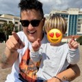 Sin Marije Šerifović stigao na Bali: "Došla meni moja radost": Verica sama sa Mariom stigla na egzotičnu destinaciju