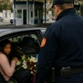 Šverc koji je šokirao carinike: Pokušao da prokrijumčari ženu sakrivenu među buketima cveća