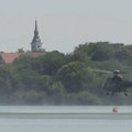 Vojska i policijski helikopter uključuju se u gašenje požara u Deliblatskoj peščari