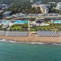 Od jutra na peščanoj plaži do popodneva na toboganima – porodični odmor u Beleku