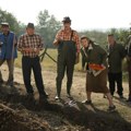 Srbi su skupili 70.000 £ za njegovo lečenje: Glumac iz "Selo gori, a baba se češlja" zbog zavisnosti izgubio posao, a sliku…