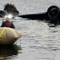 Potraga podvodnim dronovima: Skočio u jezero da spasi oca i sina (6), pa - nestao