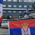 Kosovski ministar ušao u zgradu opštine Leposavić, Srbi gađali njegovo vozilo jajima i crvenom bojom