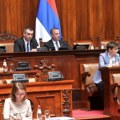 Orlić prekinuo nakaradan performans opozicije u Skupštini