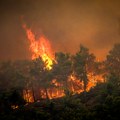Požari bukte u Grčkoj, srpski turisti na Rodosu na bezbednom