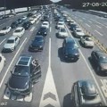 Povratak turista sa odmora, automobili na Batrovcima na izlazu iz zemlje čekaju do tri sata