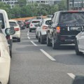 Jutarnji kolaps u Beogradu: Na mostovima vozila mile, gužva i na autoputu (foto)