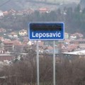 Nazivi opština i naselja na severu na albanskom jeziku prelepljeni ćiriličnim pismom