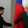 Zelenski u Pragu poručio Putinu da se fokusira na mir, a ne na parade