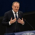 Tusk: Ne mogu zamislim da neko od nas proslavlja danas na Crvenom trgu sa Putinom
