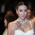 Srpkinja ponovo zapalila crveni tepih: Tamara u pripijenoj haljini sa dubokim dekolteom bacila Kan pod noge