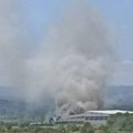 Gori hladnjača na ulazu u Bojnik (video)