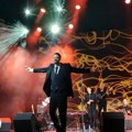 Prvi nastup posle kidnapovanja: Danijel Kajmakoski specijalni gost na koncertu kod Šejle Zonić i Princa od Vranje (foto)