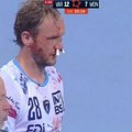 (VIDEO) Užasan udarac – Mirković razbio nos Portu