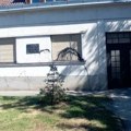 Degutantan potez u Staroj Pazovi: Katranom poprskali kuću nekadašnjih umetnika Brtke i Kresoje