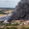Vanredna situacija zbog velikog požara u Engleskoj, povređeno dvadeset vatrogasaca