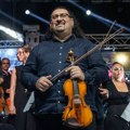 Subotički simfonijski orkestar i Sara Jović prvi put nastupili u Balskoj dvorani Narodnog pozorišta