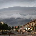 Nije kraj, superćelijski oblak ide ka ovom delu Srbije! Novo upozorenje, stižu pljuskovi sa olujnim vetrom!