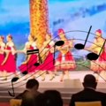 „Tamo daleko” orilo se kinom a evo koju je poznatu novosadsku pesmu odsvirao kineski orkestar (video)