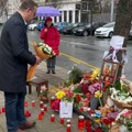 Georgiev položio cveće ispred ruske ambasade: Rusiju je naša bratska zemlja i to će tako ostati zauvek