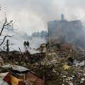U ruskom napadu na Ukrajinu ubijeno 12 ljudi, najmanje 60 ranjeno