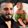 Darko Lazić stavio ćerku u koru od lubenice: Urnebesna slika iz njegovog doma ljude nasmejala do suza: "Šta ti sve padne na…