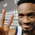 Adetokumbo pokazao tri prsta, pa objasnio kako ga je ispadanje Srbije motivisalo: "Oni su moji prijatelji"