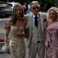 Ćerka Mirka Kodića slavi 18.: Rođendan Rebeka u zlatnoj haljini sa perjem, a supruga blista u roze elegantnoj toaleti: Muzičar…