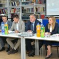 "Učenik ne treba da bude preopterećen, potreban je uravnotežen raspored časova": Ministar prosvete sa direktorima škola u…