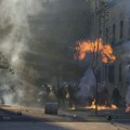 Policija u Tirani vodenim topovima i suzavcem rasterivala demonstrante, Rama odbio zahtev da podnese ostavku