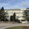 Dojava o bombama u niškim školama, policija vrši uviđaj