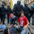 Sukobi u centru Rima, policija upotrebila vodene topove i suzavac