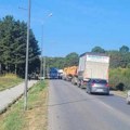 Težak udes u Šumaricama: Saobraćaj blokiran