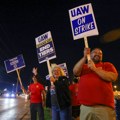 Oko 13.000 radnika stupilo u štrajk u tri američke automobilske fabrike