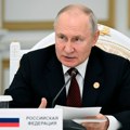 Putin: Ruska vojska 'poboljšava svoje položaje' na frontu u Ukrajini