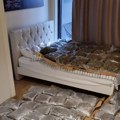 Policija upala u narko jazbinu u Beogradu: Pogledajte šta su sve tamo zatekli