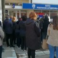 "Priština želi da nam zatvori sva vrata": Redovi ispred banke u Zubinom Potoku zbog ukidanja dinara: Na novac najviše…