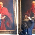 Propalestinski demonstranti uništili portret lorda Balfura na Kembridžu